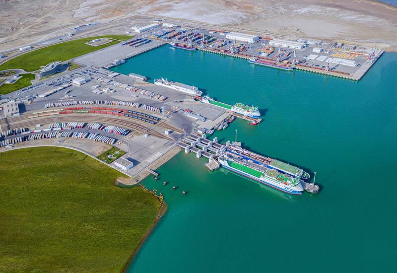 В Бакинском порту достигнут рекордный показатель обработки грузов