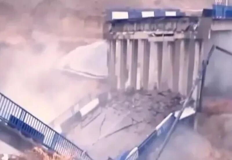 В Казахстане рухнул мост