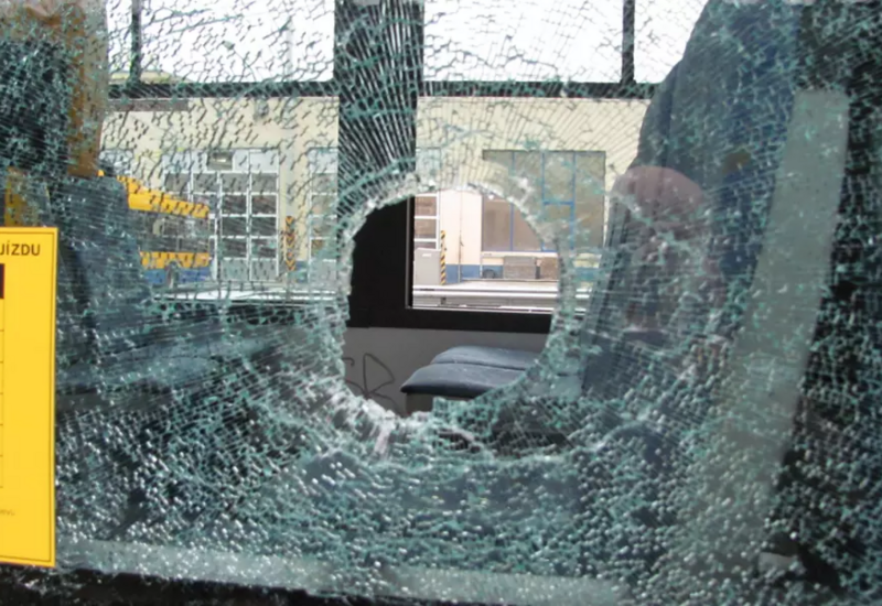 Пассажирский автобус сбил мать с ребенком в Губе