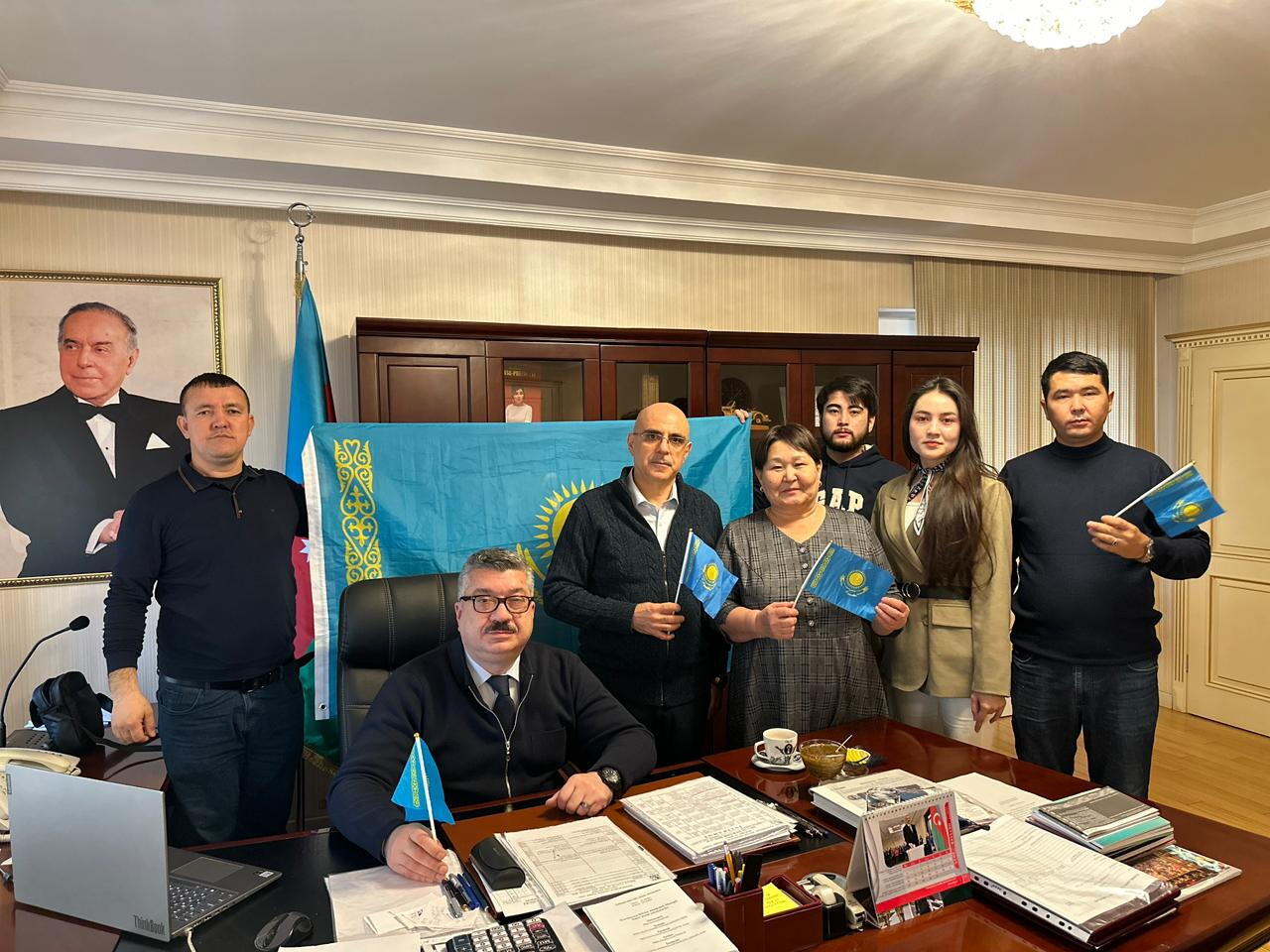 Творческий коллектив из Казахстана посетил театры Азербайджана