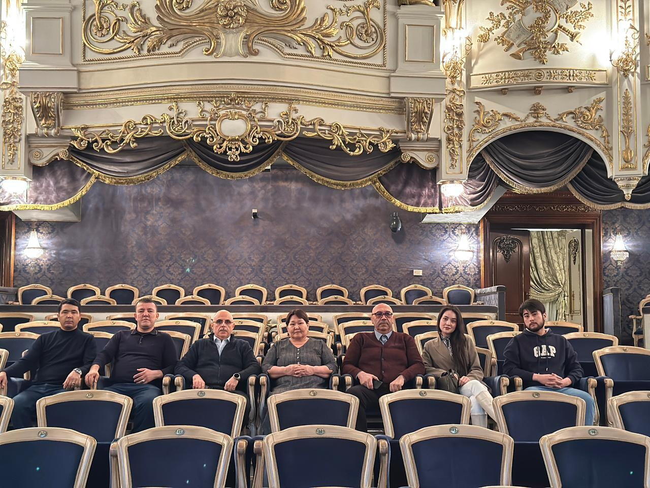 Творческий коллектив из Казахстана посетил театры Азербайджана