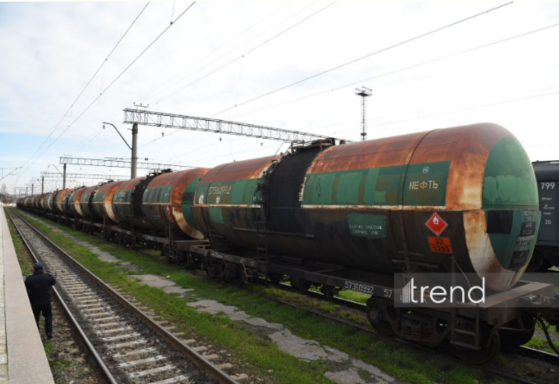 Грузовой состав с азербайджанским бензином прибыл в Армению