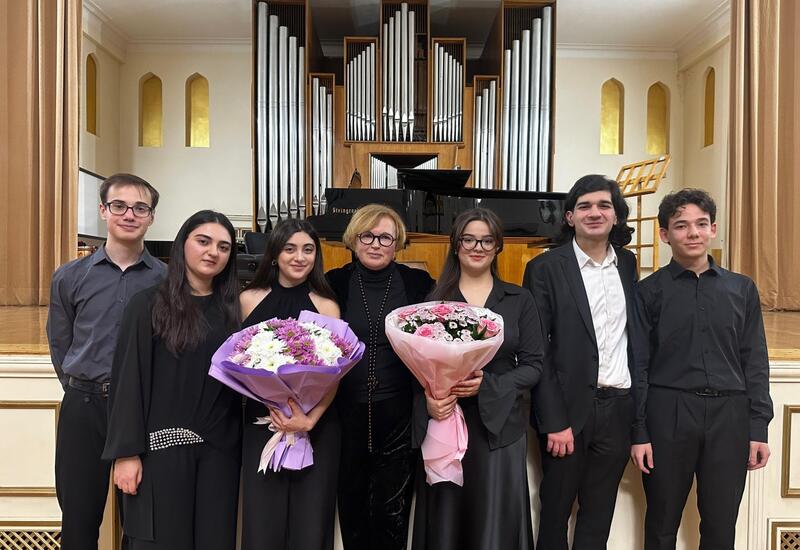 От класса к большой сцене – в Баку состоялся концерт проекта "Единство поколений"