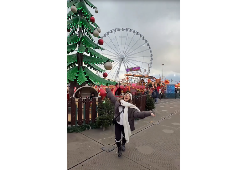 Блогер Нигяр Гулиева наслаждается зимним Лондоном