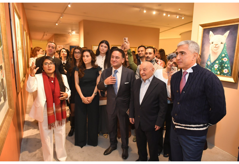 Альпаки перуанской художницы Сол Алехо в Центре Гейдара Алиева в Баку