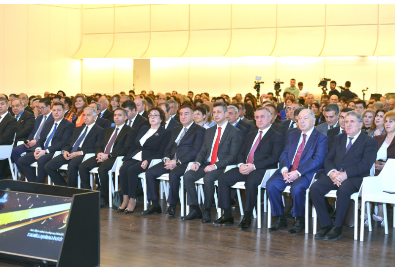 В Баку проходит Международный научно-практический конгресс, посвященный 90-летию Института усовершенствования врачей