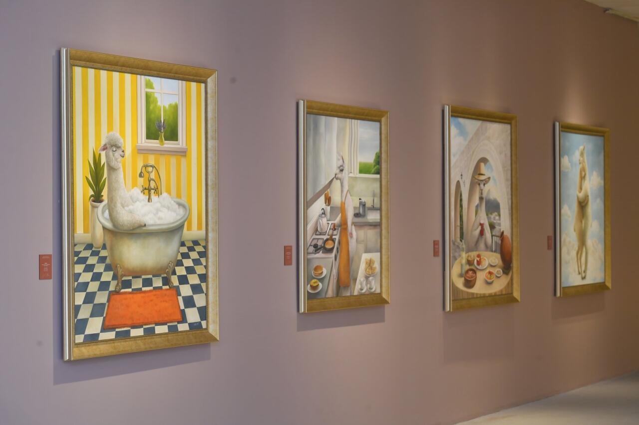 Альпаки перуанской художницы Сол Алехо в Центре Гейдара Алиева в Баку