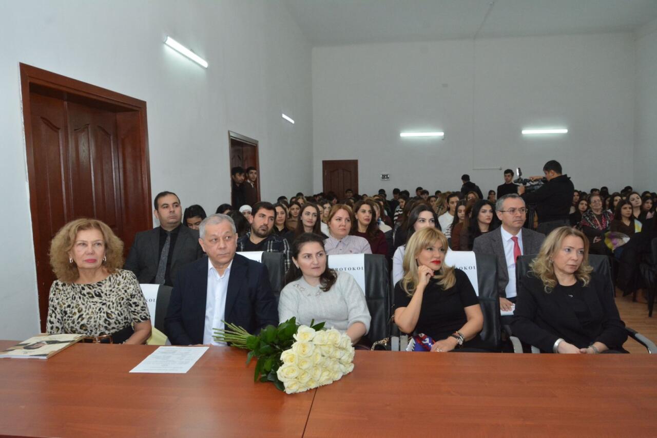 Состоялась презентация книги "Асаф Зейналлы. Избранные произведения" - онлайн из Австралии