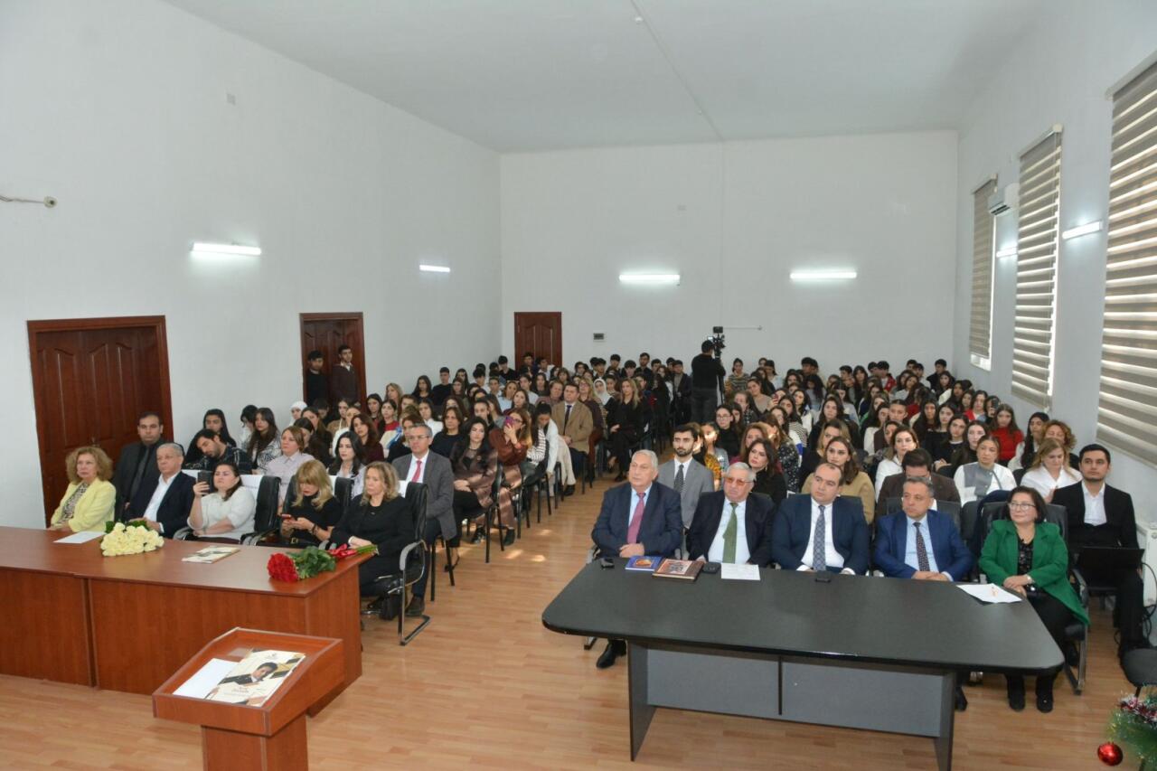 Состоялась презентация книги "Асаф Зейналлы. Избранные произведения" - онлайн из Австралии