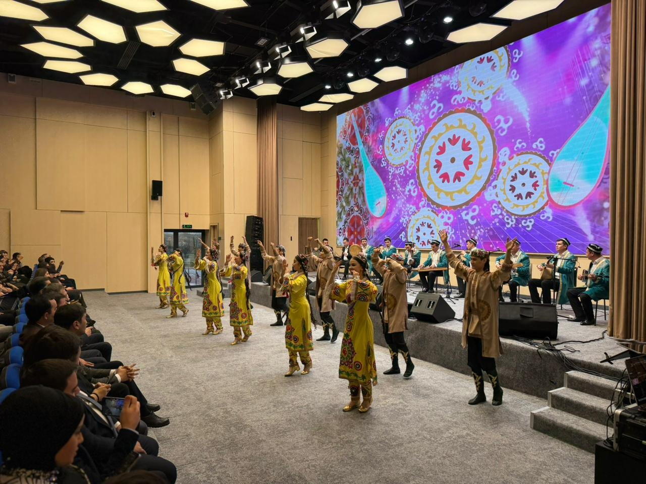 Дни культуры Узбекистана в Азербайджане завершились в Физули красочной концертной программой