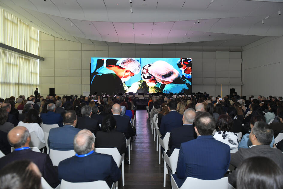 В Баку проходит Международный научно-практический конгресс, посвященный 90-летию Института усовершенствования врачей