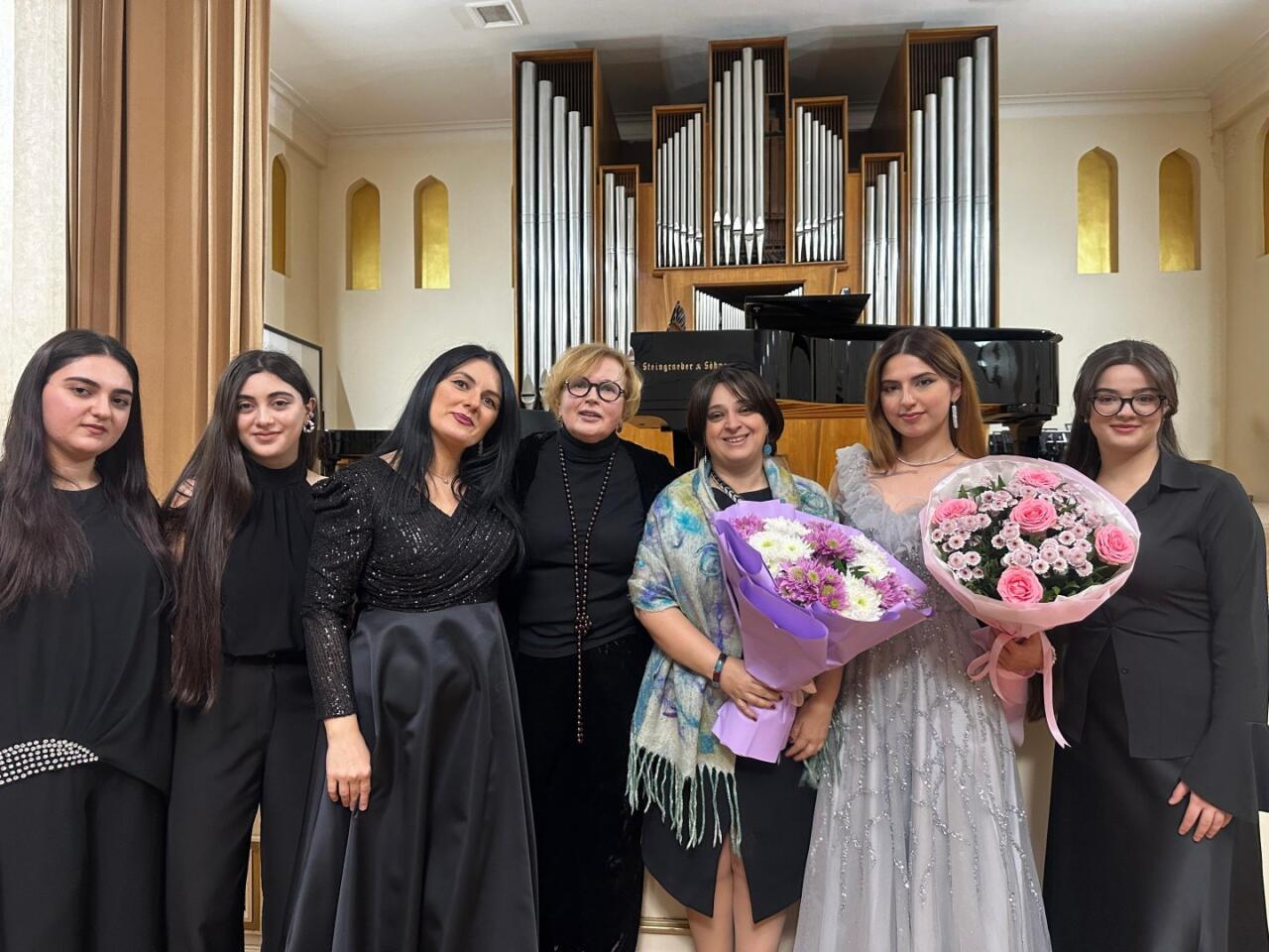 От класса к большой сцене – в Баку состоялся концерт проекта "Единство поколений"