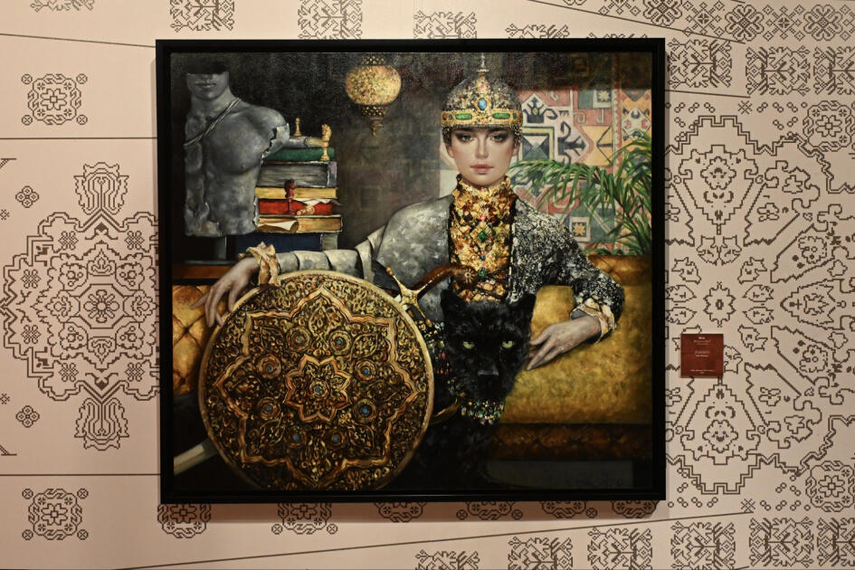 В Баку открылась персональная выставка художника Эмиля Азиза «Орнамент и силуэт»