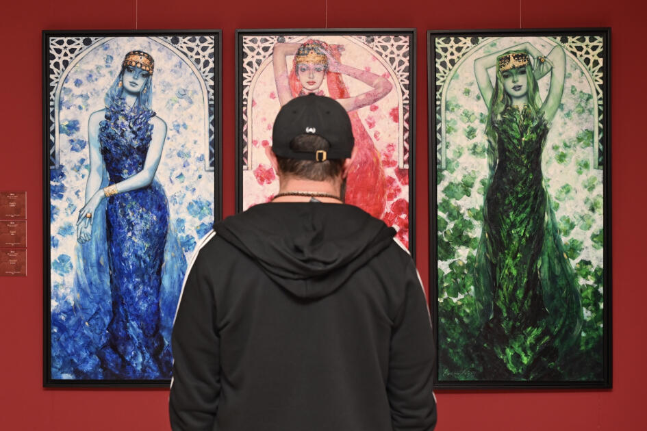 В Баку открылась персональная выставка художника Эмиля Азиза «Орнамент и силуэт»