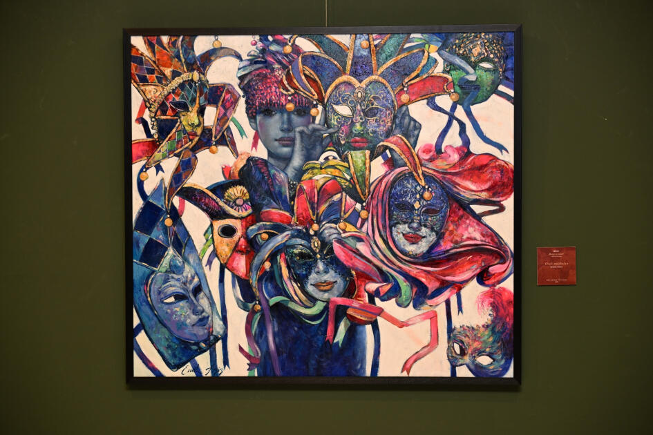 В Баку открылась персональная выставка художника Эмиля Азиза «Орнамент и силуэт»