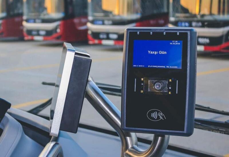 В бакинских автобусах запускается оплата с NFC, Apple Pay и Google Pay