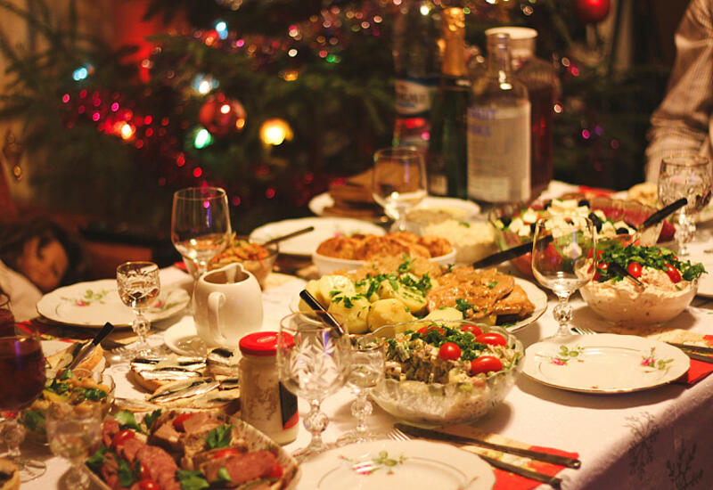 Названы три самые вредные категории блюд на новогоднем столе