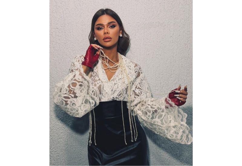 Айсун Исмайлова в изысканном и смелом образе