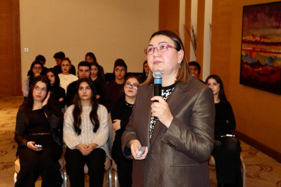 “Media Savadlılığı” Həftəsi çərçivəsində gənclər üçün xarici ekspertlərin iştirakı ilə təlimlər keçirilib