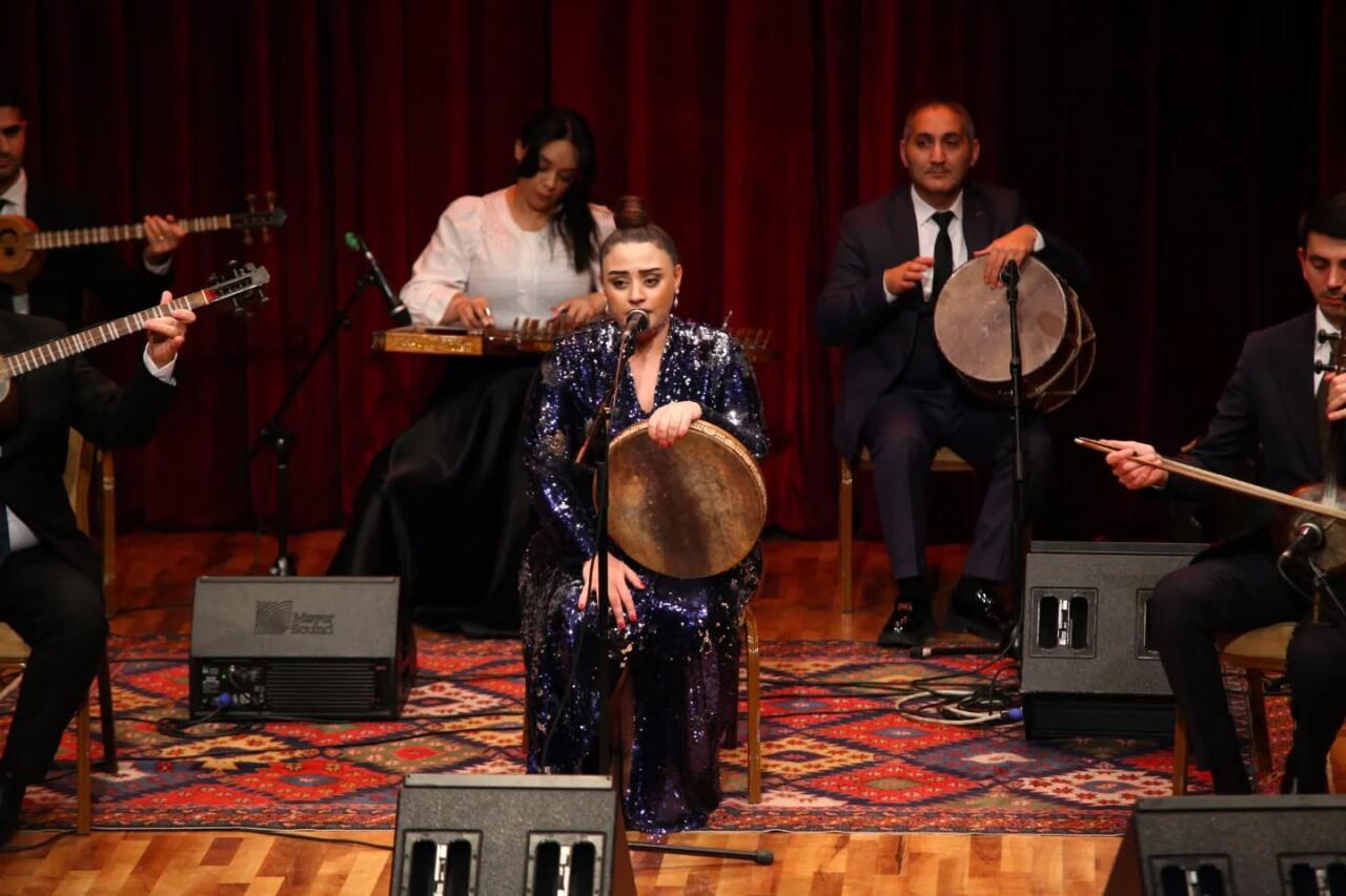 Азербайджанская музыка, идущая из глубины веков: диалог голосов и музыкальных инструментов