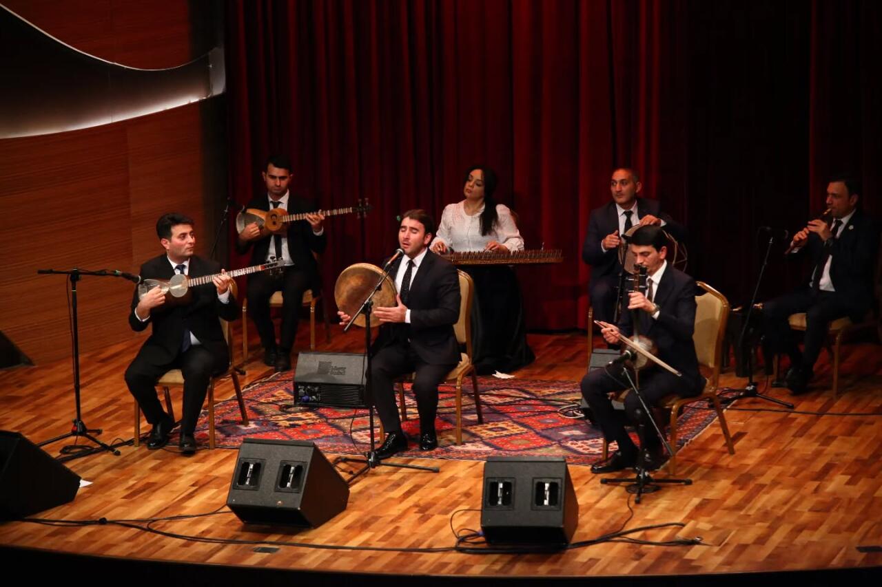 Азербайджанская музыка, идущая из глубины веков: диалог голосов и музыкальных инструментов