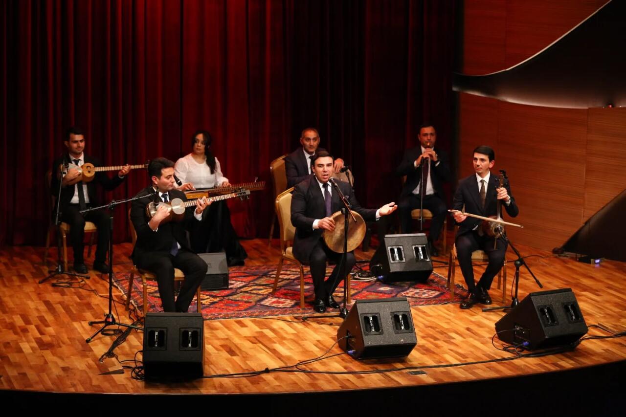 Азербайджанская музыка, идущая из глубины веков: диалог голосов и музыкальных инструментов