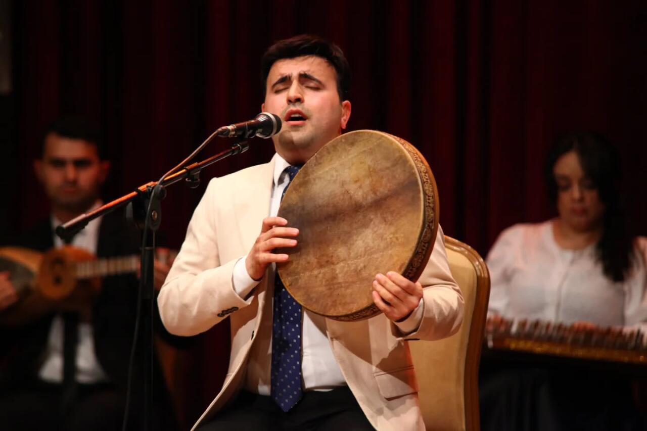 Азербайджанская музыка, идущая из глубины веков: диалог голосов и музыкальных инструментов