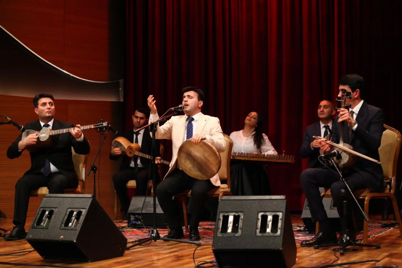 Азербайджанская музыка, идущая из глубины веков: диалог голосов и музыкальных инструментов