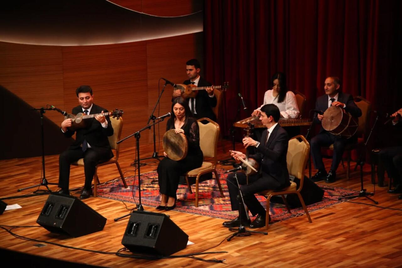 Азербайджанская музыка, идущая из глубины веков: диалог голосов и музыкальных инструментов