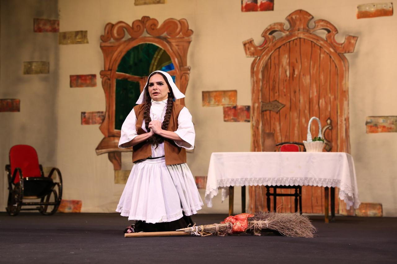 В Баку состоялась премьера спектакля "Хрустальный башмачок"