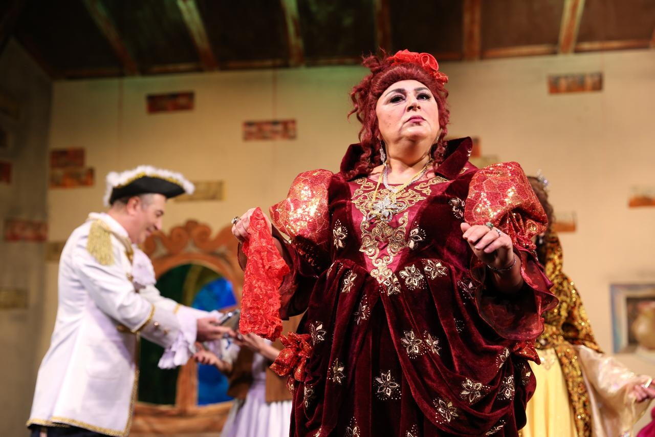 В Баку состоялась премьера спектакля "Хрустальный башмачок"