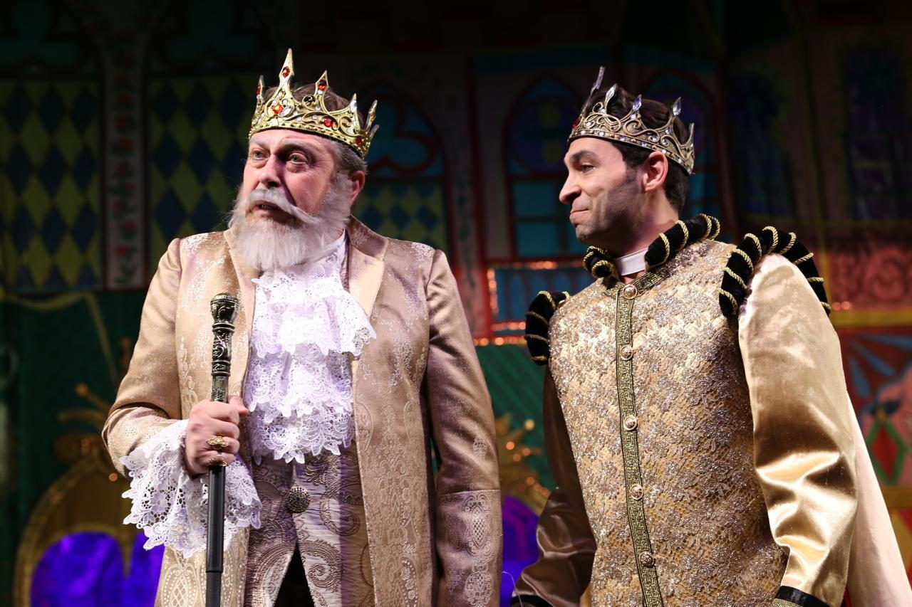 В Баку состоялась премьера спектакля "Хрустальный башмачок"