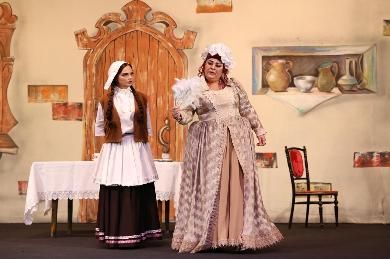 В Баку состоялась премьера спектакля "Хрустальный башмачок"