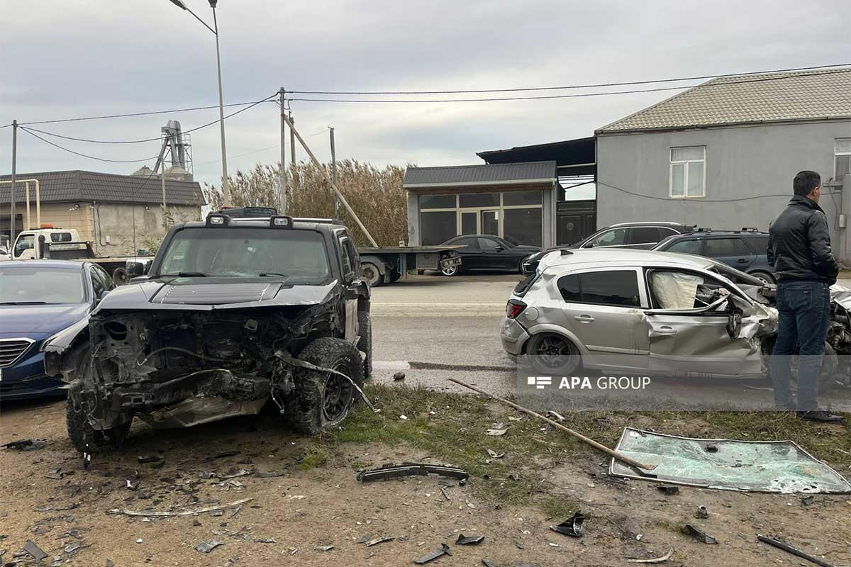 Kürdəxanıda iki avtomobil toqquşub, 19 yaşlı gənc ölüb