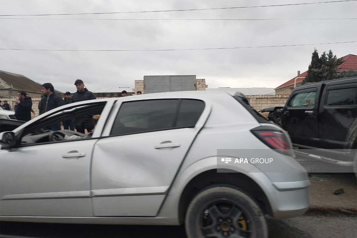 Kürdəxanıda iki avtomobil toqquşub, 19 yaşlı gənc ölüb