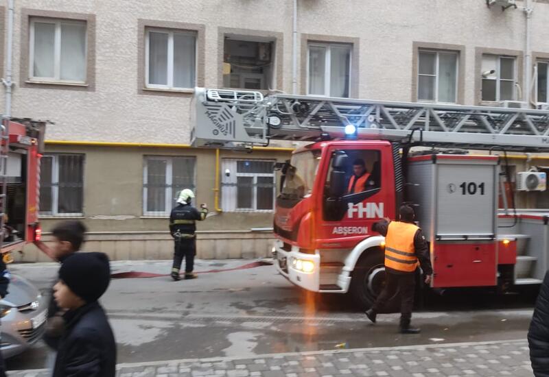 Пожар в жилом здании в Хырдалане