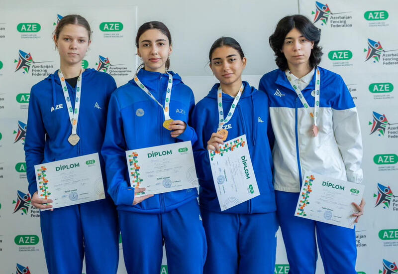Определились первые призеры чемпионата Азербайджана по фехтованию