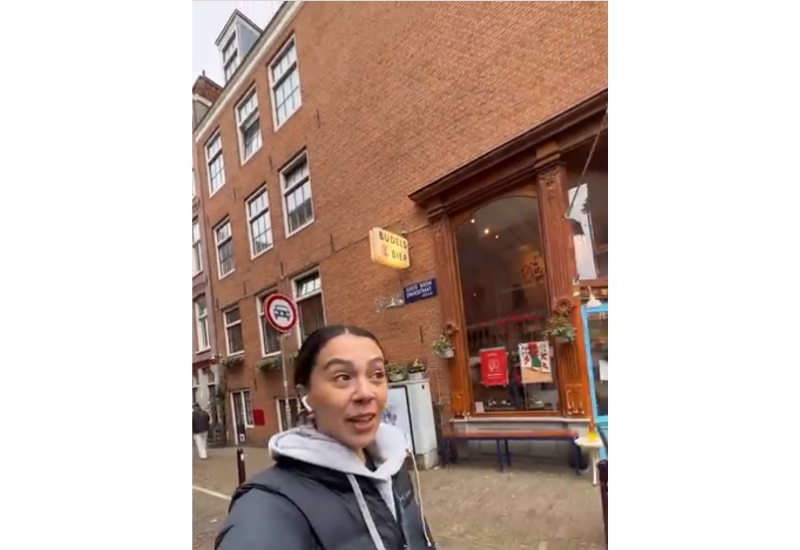 Где подают самый вкусный яблочный пирог в Амстердаме?