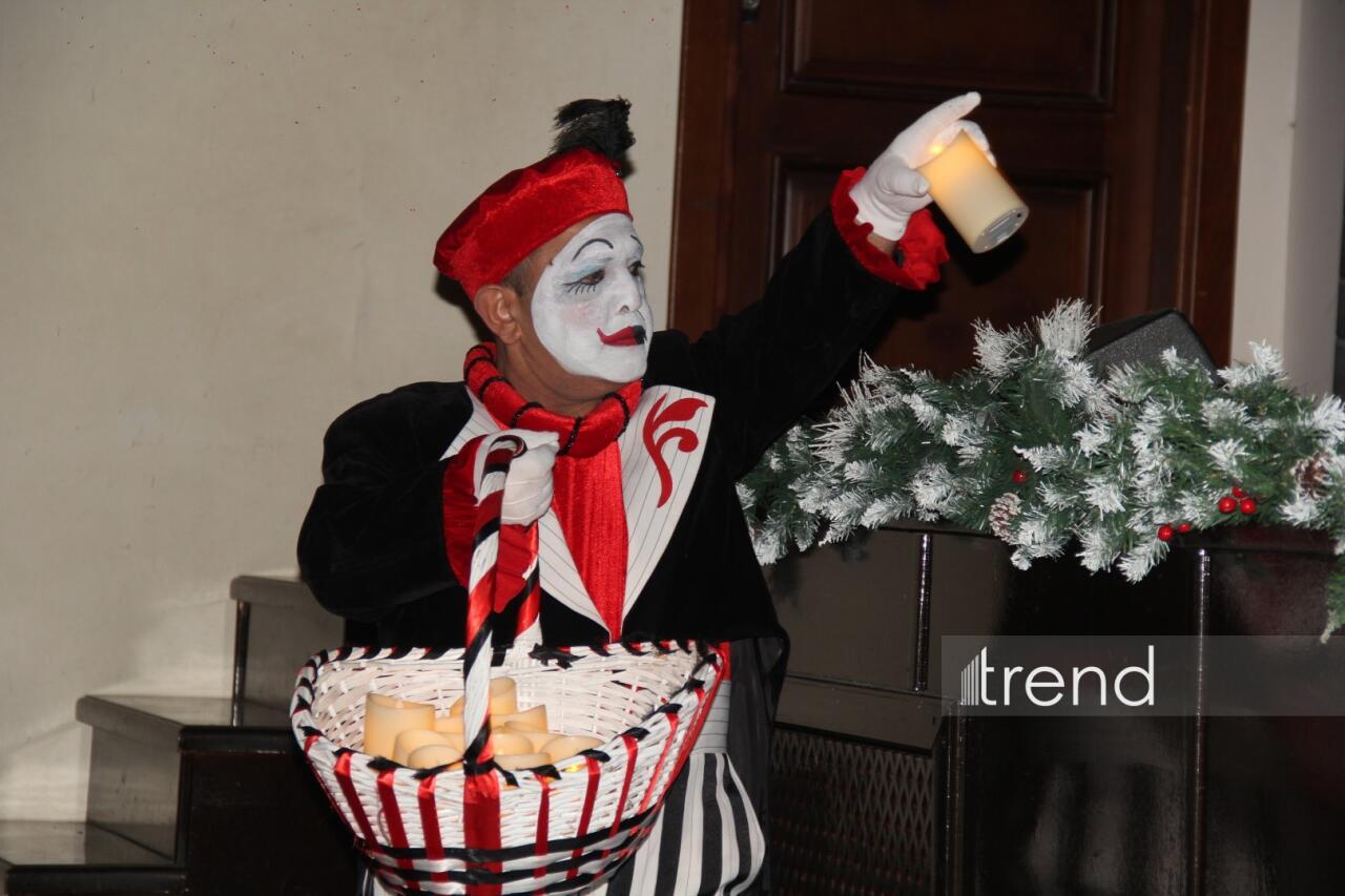 Азербайджанский русский драматический театр отметил 105-летие с классикой Шекспира