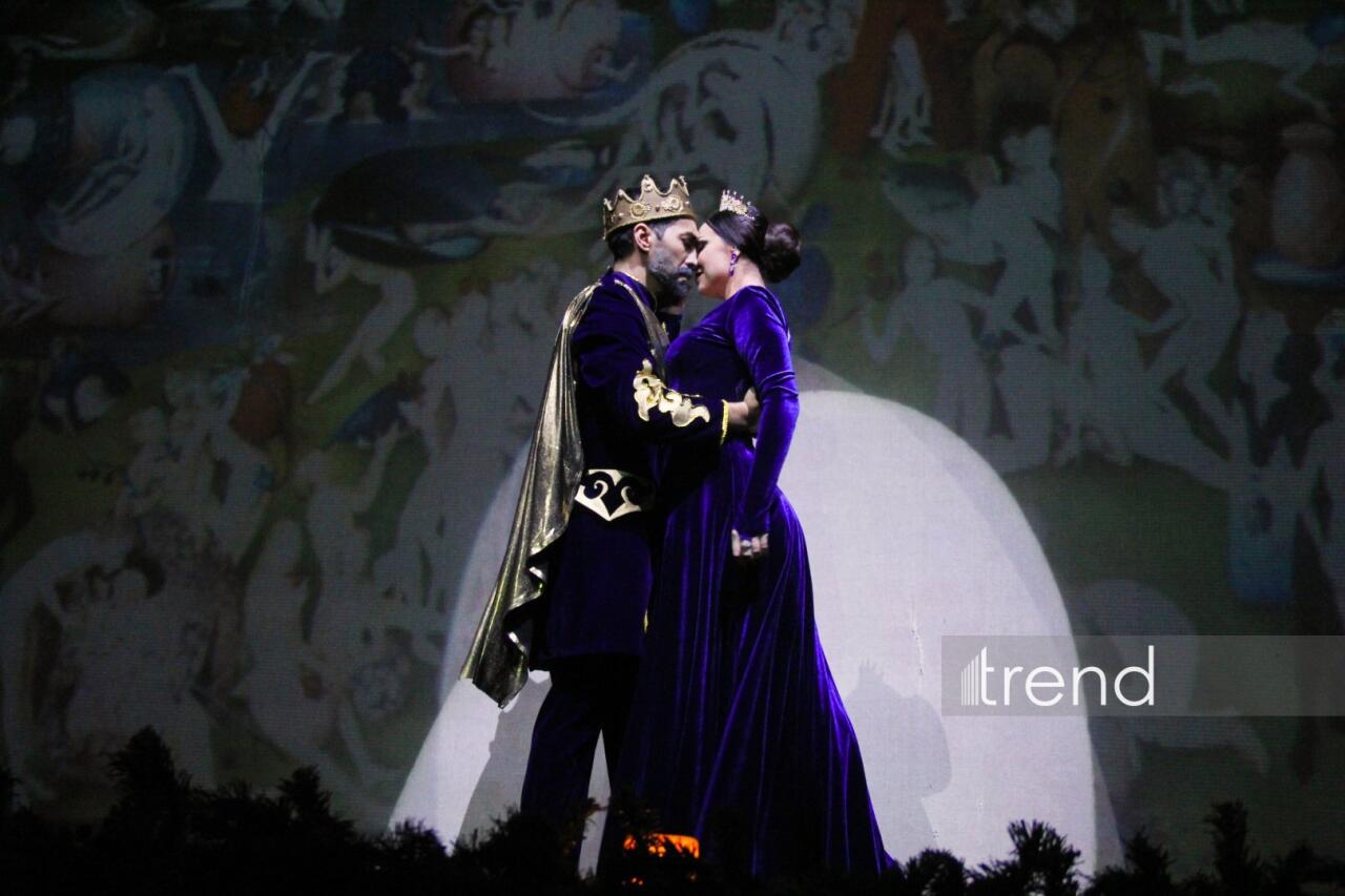 Азербайджанский русский драматический театр отметил 105-летие с классикой Шекспира