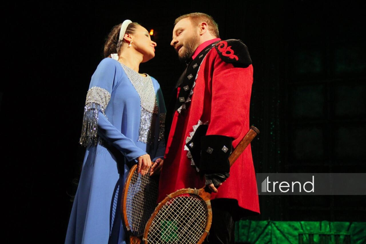 Азербайджанский русский драматический театр отметил 105-летие с классикой Шекспира