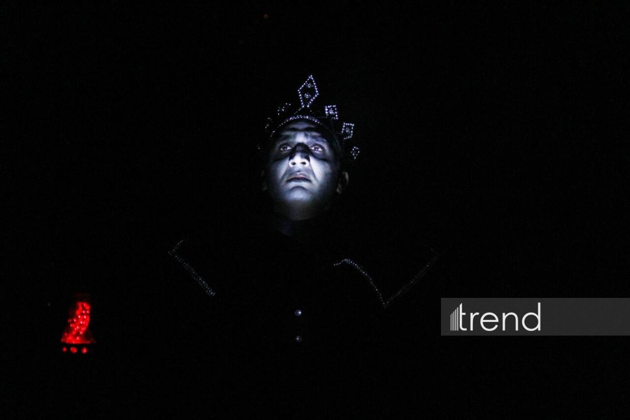 Азербайджанский русский драматический театр отметил 105-летие с классикой Шекспира