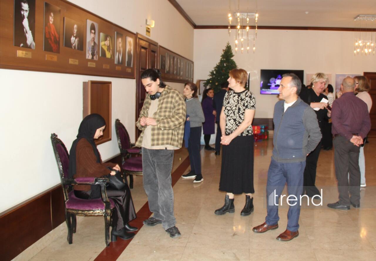 Азербайджанский русский драматический театр отметил 105-летие с классикой Шекспира