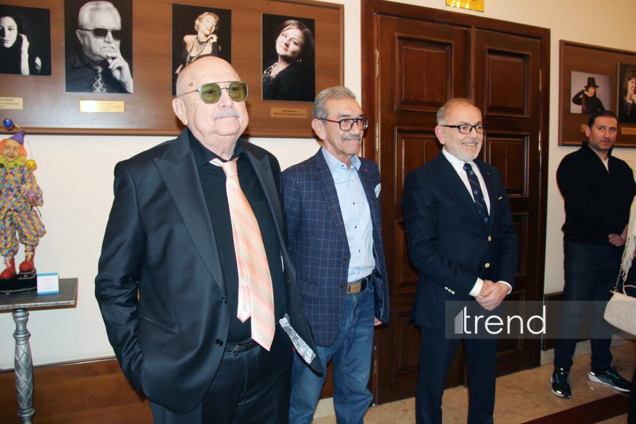 Азербайджанский русский драматический театр отметил 105-летие с классикой Шекспира