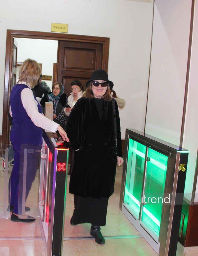 Азербайджанский русский драматический театр отметил 105-летие с классикой Шекспира