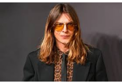 Стилист Лисовец посоветовал не надевать «все лучшее сразу» на корпоративы