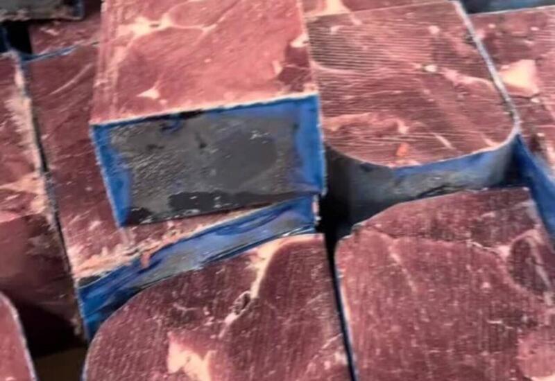 В Баку в продажу поступило мясо странной формы по низким ценам