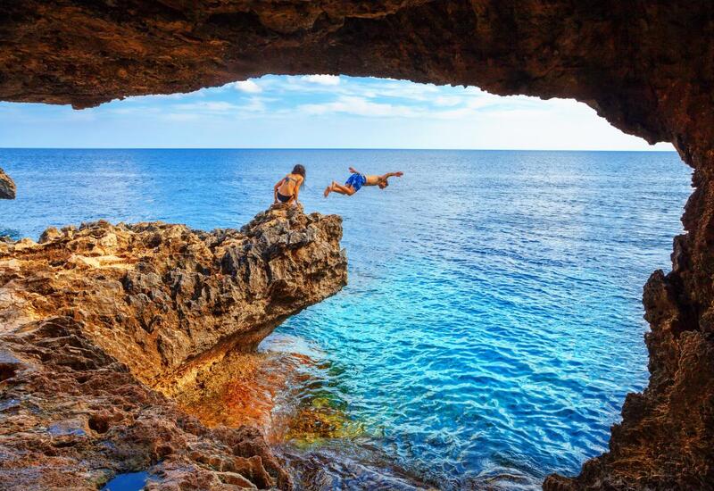 В морских пещерах возле Кипра обнаружили новую опасность