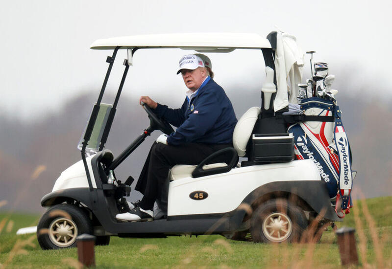 Трамп решил поиграть в гольф перед брифингом
