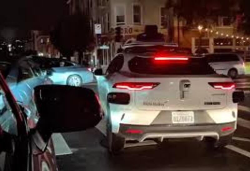 Waymo восстановила работу роботакси после суточного простоя